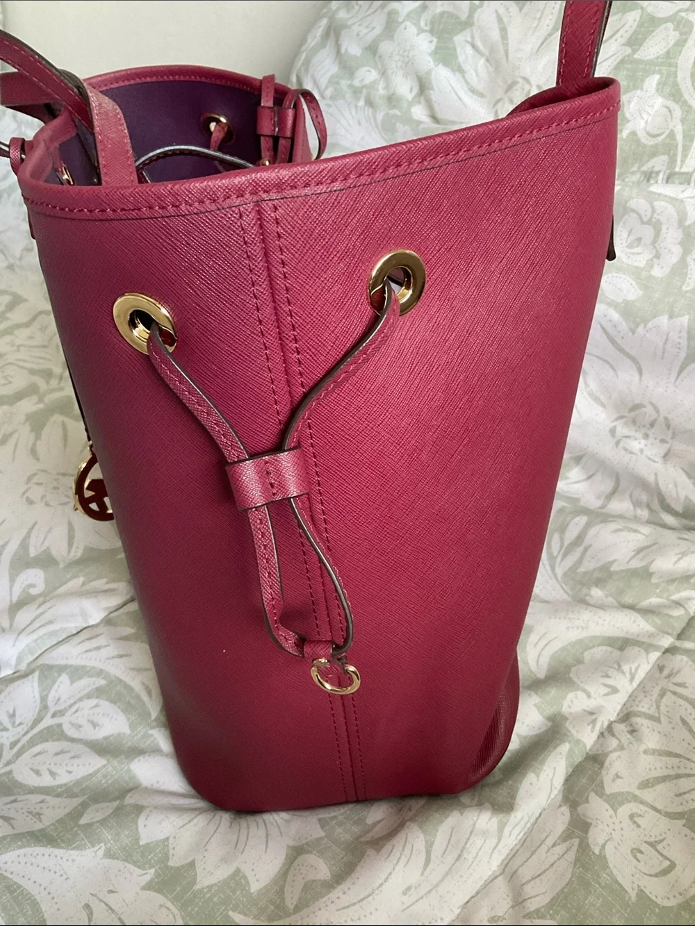 Michael Kors tote & water set